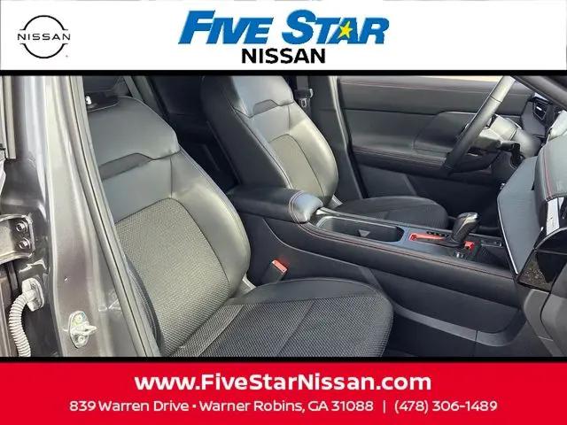 2025 Nissan Kicks SR FWD
