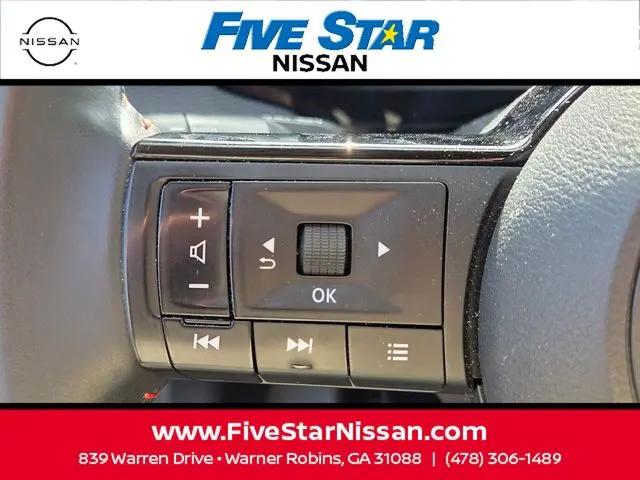 2025 Nissan Kicks SR FWD