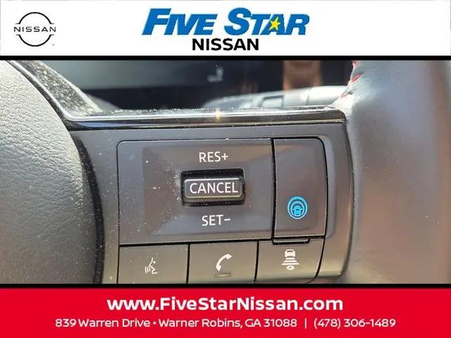 2025 Nissan Kicks SR FWD