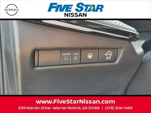 2025 Nissan Kicks SR FWD