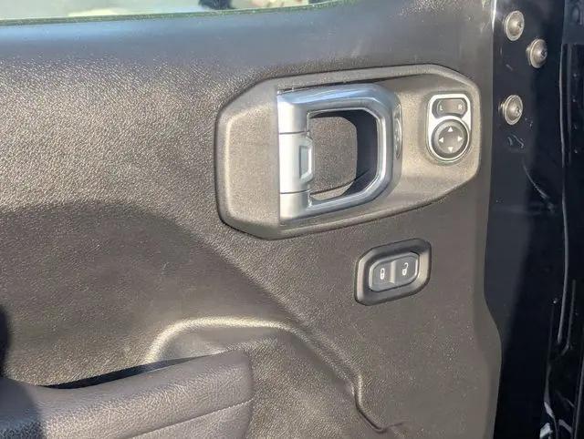 2022 Jeep Gladiator Sport