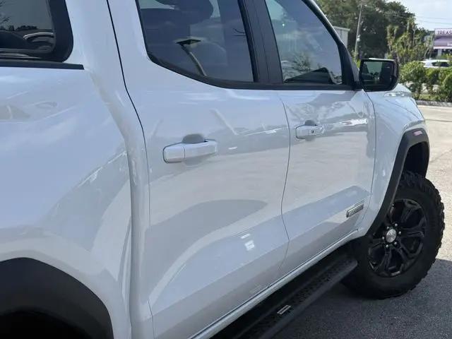 2023 GMC Canyon 4WD Crew Cab Short Box Elevation