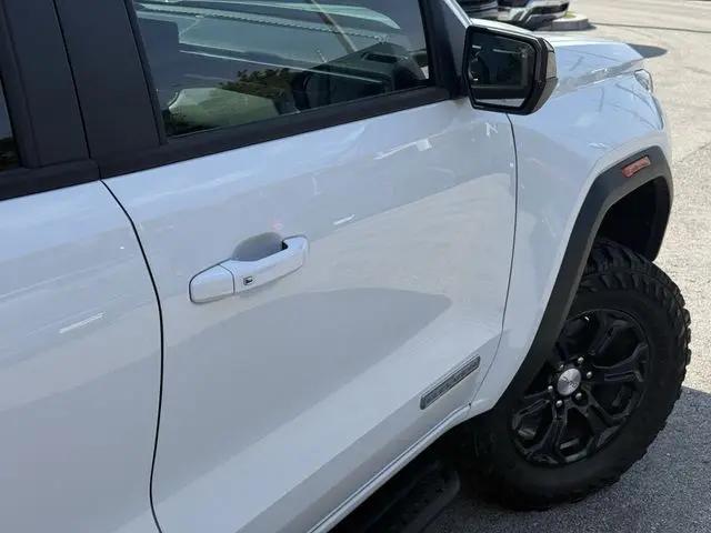 2023 GMC Canyon 4WD Crew Cab Short Box Elevation