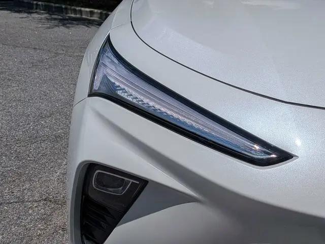 2026 Buick NV Avenir FWD