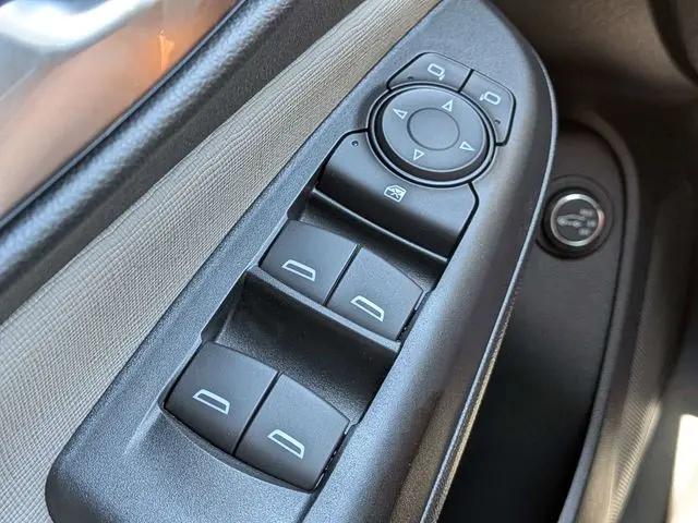 2026 Buick NV Avenir FWD