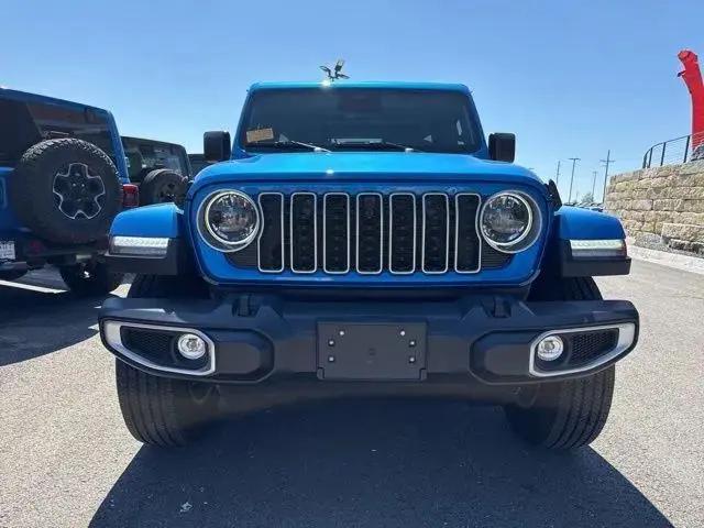 2025 Jeep Wrangler 4-Door Sahara 4x4