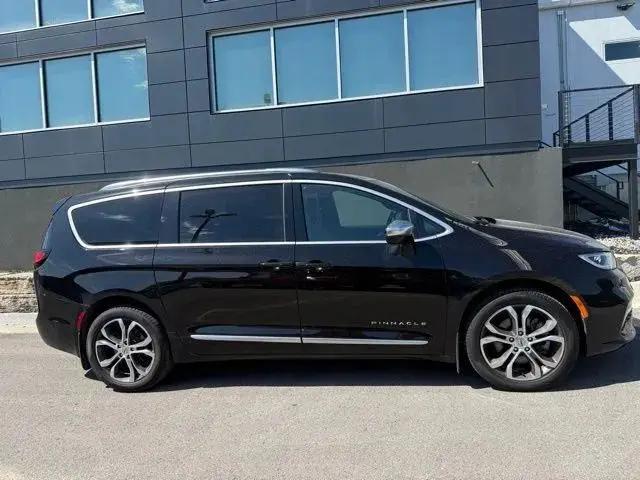 2025 Chrysler Pacifica Pinnacle AWD