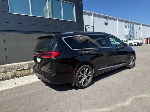 2025 Chrysler Pacifica Pinnacle AWD