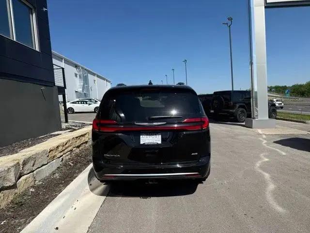 2025 Chrysler Pacifica Pinnacle AWD