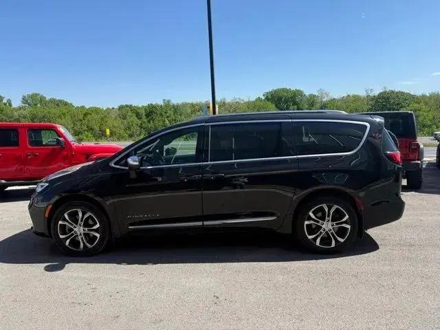 2025 Chrysler Pacifica Pinnacle AWD