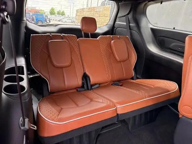 2025 Chrysler Pacifica Pinnacle AWD