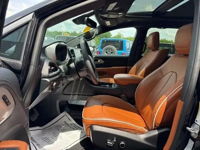 2025 Chrysler Pacifica Pinnacle AWD