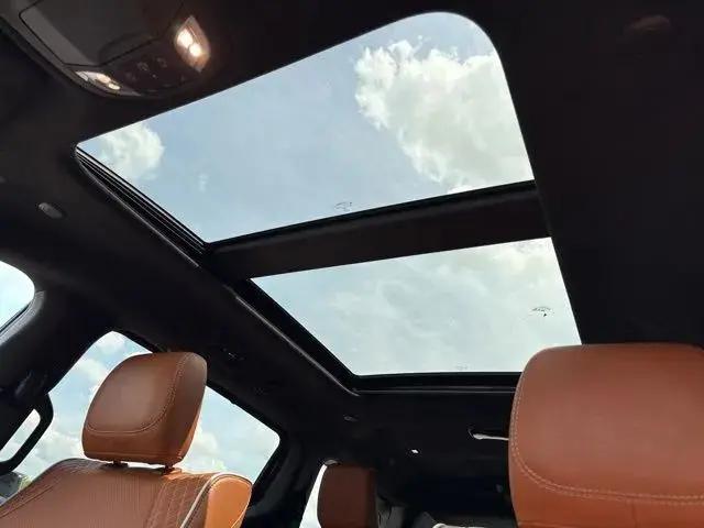 2025 Chrysler Pacifica Pinnacle AWD