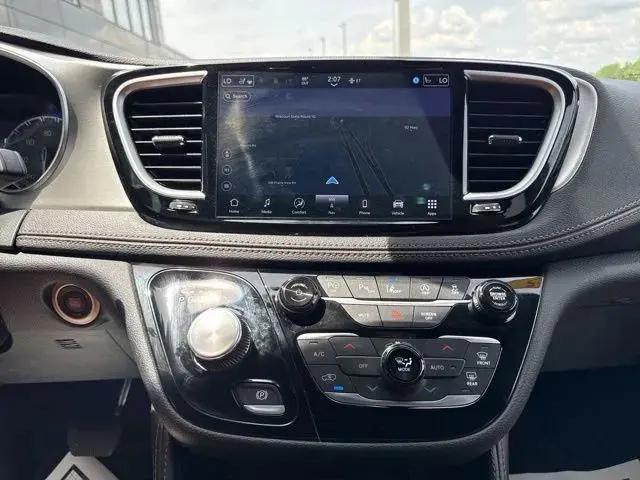 2025 Chrysler Pacifica Pinnacle AWD
