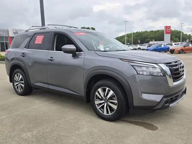 2025 Nissan Pathfinder SL FWD