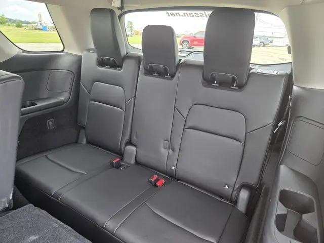 2025 Nissan Pathfinder SL FWD
