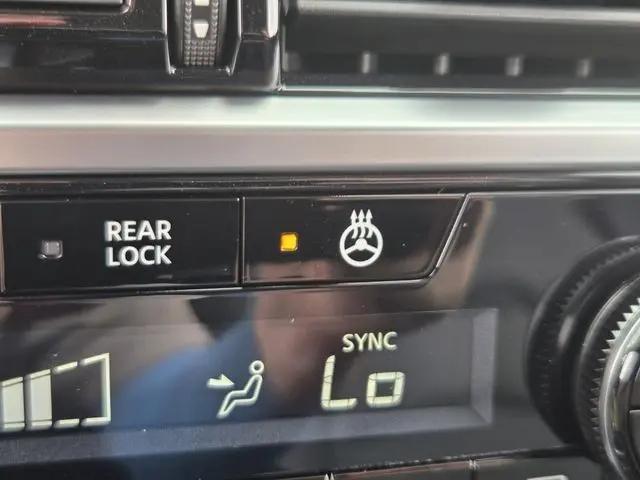 2025 Nissan Pathfinder SL FWD