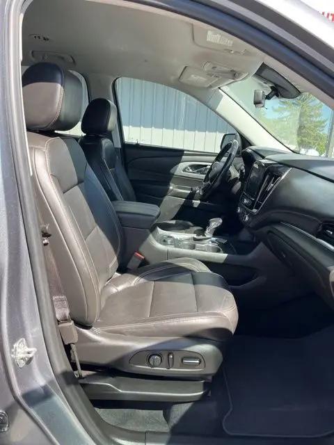 2021 Chevrolet Traverse AWD LT Leather