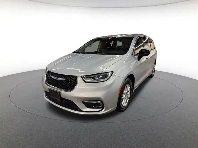 2024 Chrysler Pacifica Touring L for sale in Harrisburg, PA