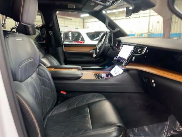 2024 Jeep Grand Wagoneer L Series III 4x4