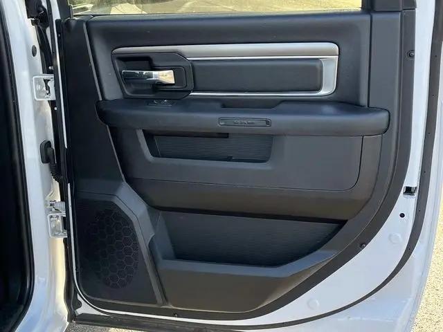 2024 Ram 1500 Classic Warlock Crew Cab 4x4 5'7" Box