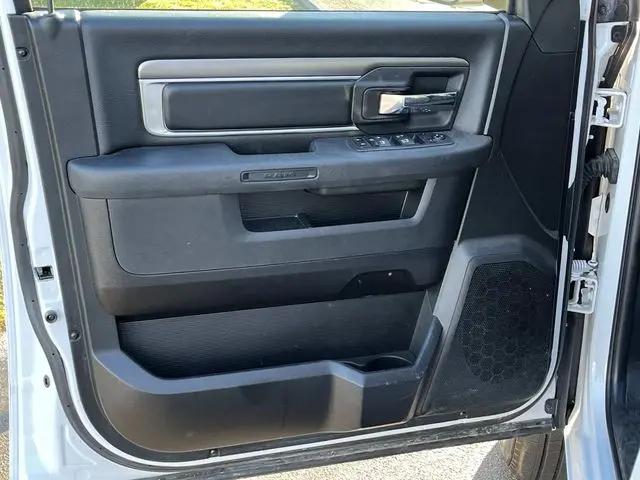 2024 Ram 1500 Classic Warlock Crew Cab 4x4 5'7" Box