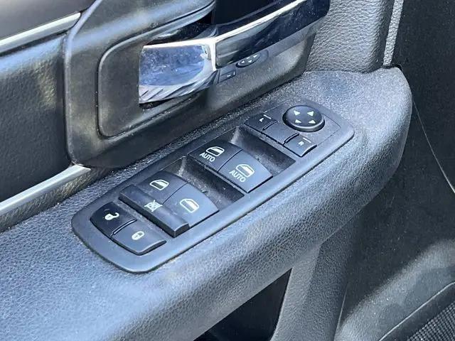 2024 Ram 1500 Classic Warlock Crew Cab 4x4 5'7" Box