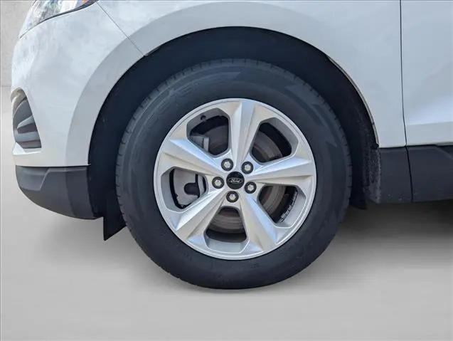 2023 Ford Edge SE
