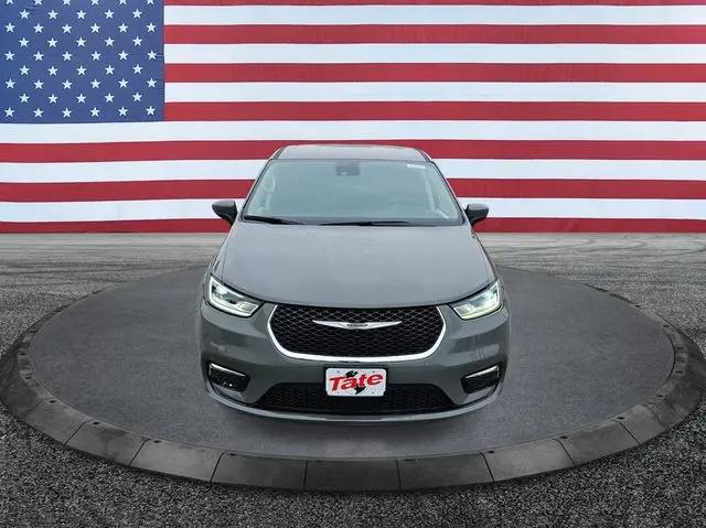 2023 Chrysler Pacifica Hybrid Touring L