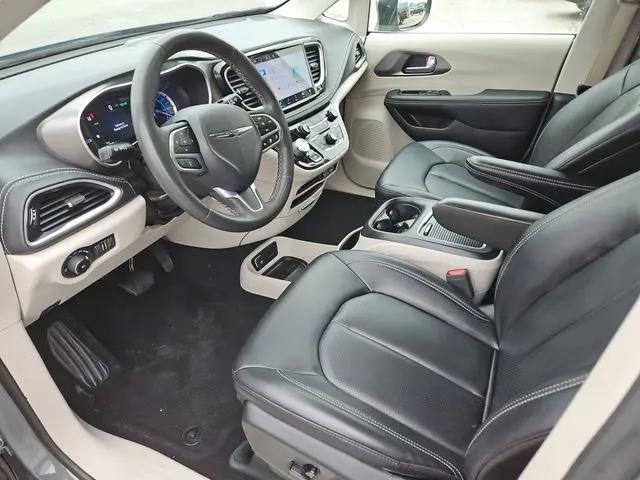 2023 Chrysler Pacifica Hybrid Touring L