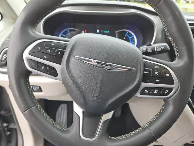 2023 Chrysler Pacifica Hybrid Touring L