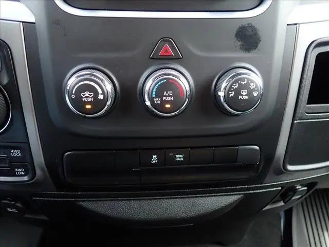 2024 Ram 1500 Classic Warlock Crew Cab 4x4 5'7" Box