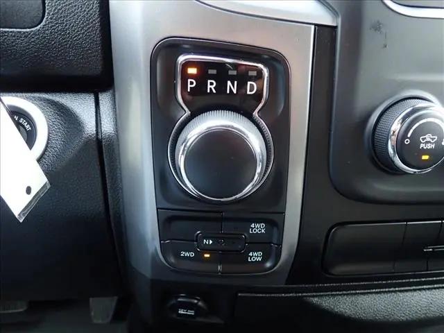 2024 Ram 1500 Classic Warlock Crew Cab 4x4 5'7" Box