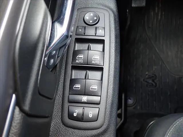 2024 Ram 1500 Classic Warlock Crew Cab 4x4 5'7" Box