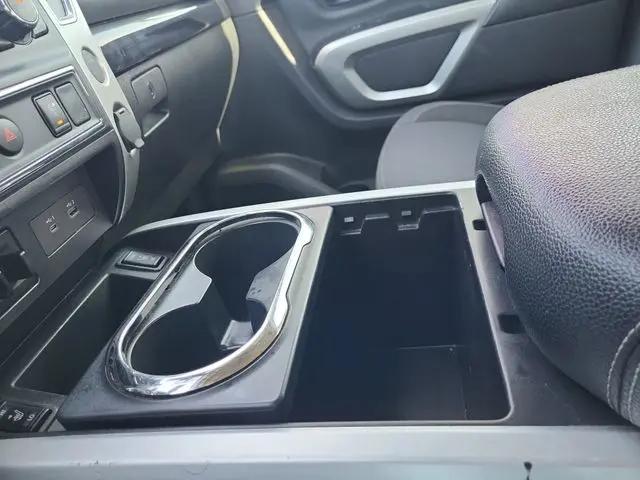 2021 Nissan Titan Crew Cab SV 4x4