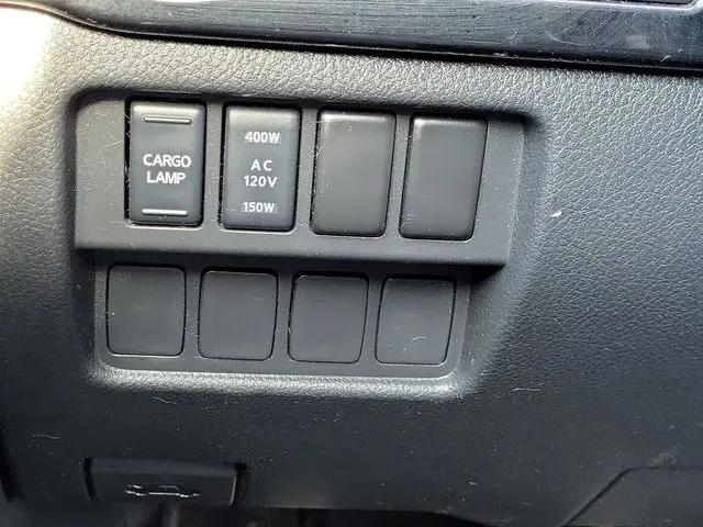 2021 Nissan Titan Crew Cab SV 4x4