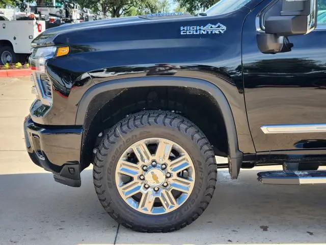 2026 Chevrolet Silverado 2500HD Crew Cab, Standard Bed, High Country, 4WD