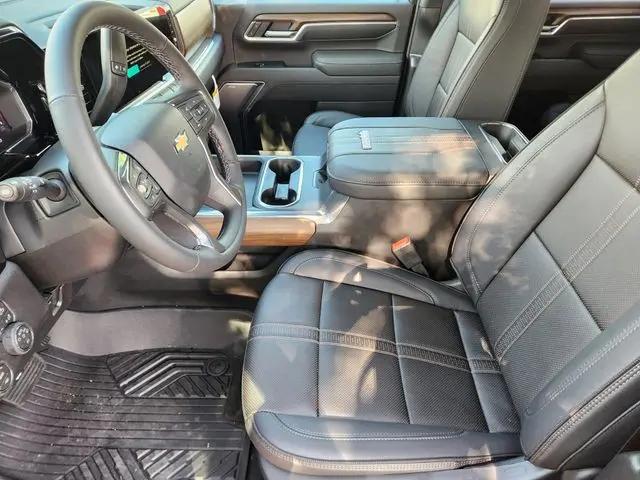 2026 Chevrolet Silverado 2500HD Crew Cab, Standard Bed, High Country, 4WD