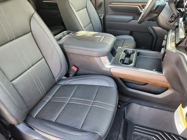 2026 Chevrolet Silverado 2500HD Crew Cab, Standard Bed, High Country, 4WD