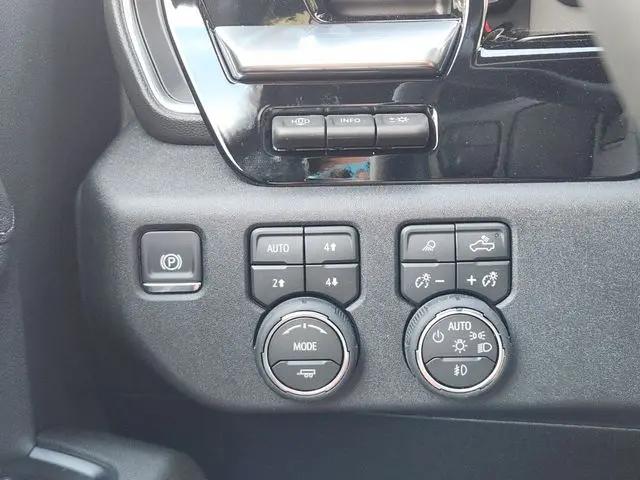 2026 Chevrolet Silverado 2500HD Crew Cab, Standard Bed, High Country, 4WD