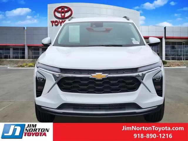 2025 Chevrolet Trax FWD LT