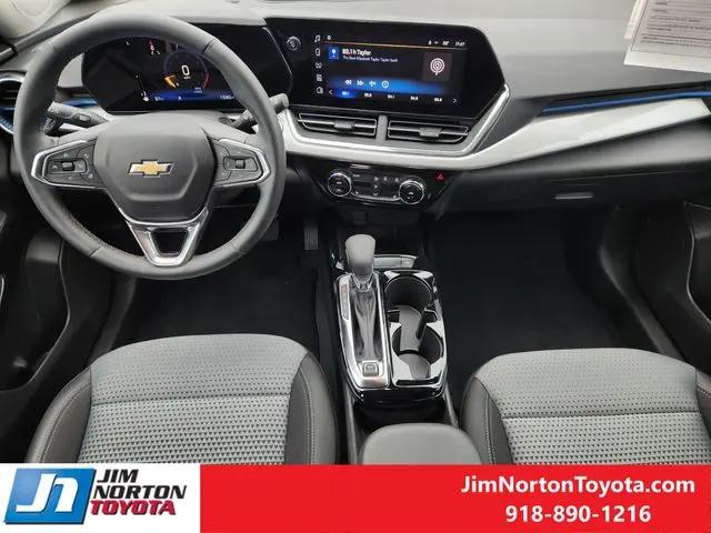 2025 Chevrolet Trax FWD LT