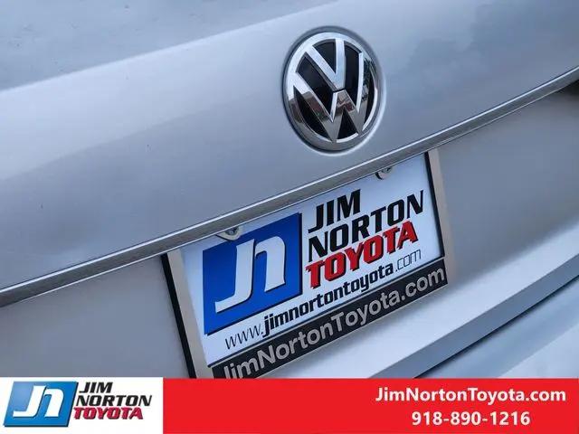 2017 Volkswagen Passat 1.8T SE