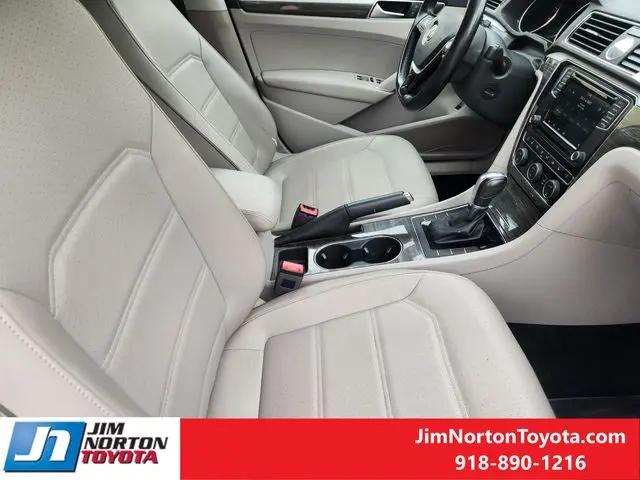 2017 Volkswagen Passat 1.8T SE