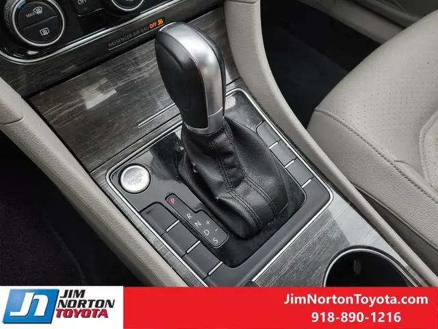 2017 Volkswagen Passat 1.8T SE