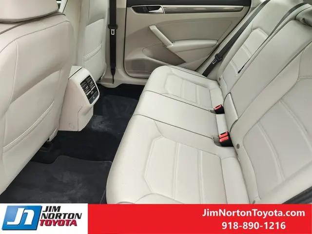 2017 Volkswagen Passat 1.8T SE
