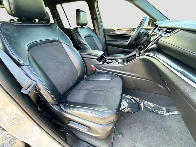 2022 Jeep Grand Cherokee Altitude 4x4