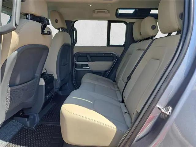 2024 Land Rover Defender 110 P300