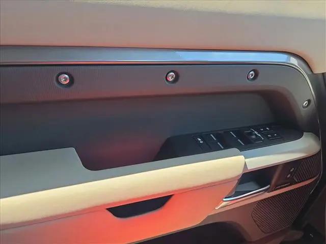 2024 Land Rover Defender 110 P300