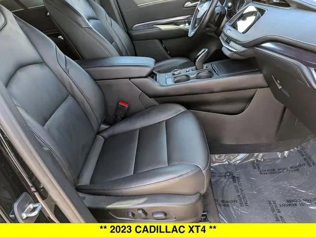 2023 Cadillac XT4 AWD Luxury